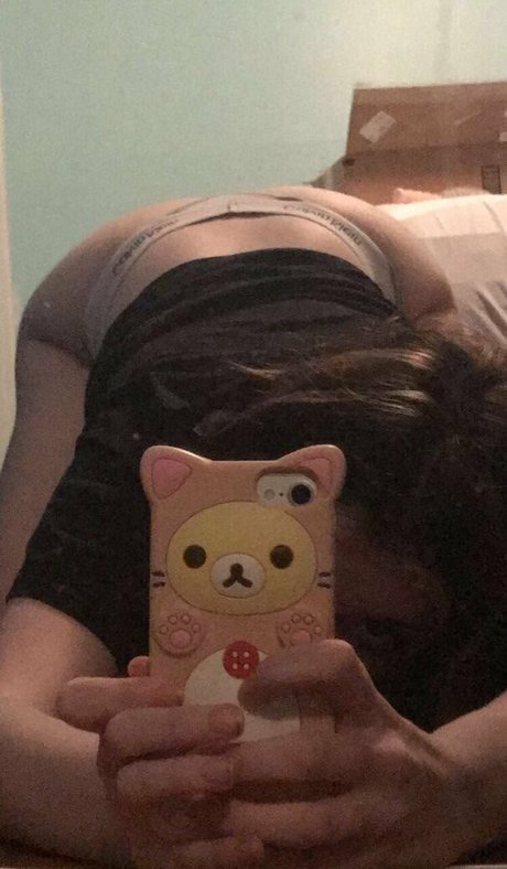 Gutsluvr model hot pictures