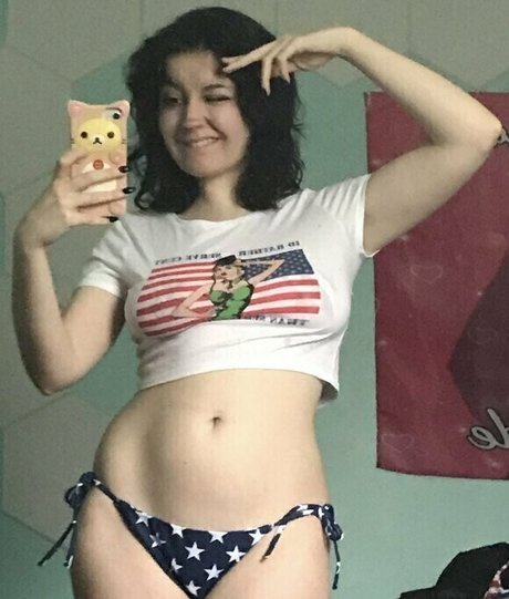 Gutsluvr pornstar naked pic