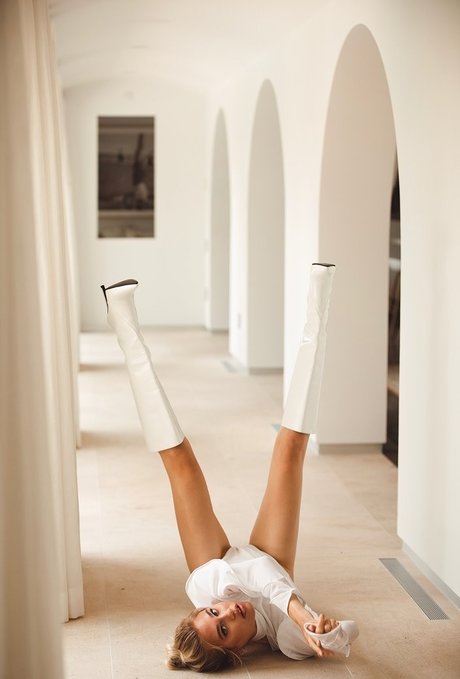 thigh high boots onlyfans free photos