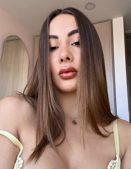 Mila Bernal star free photos