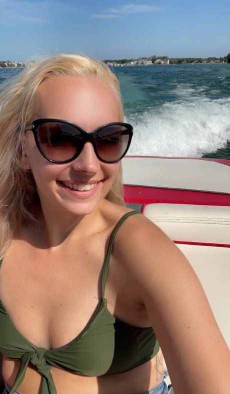 real twin onlyfans pretty pic