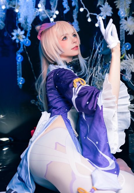 Peachymilky model art galleries