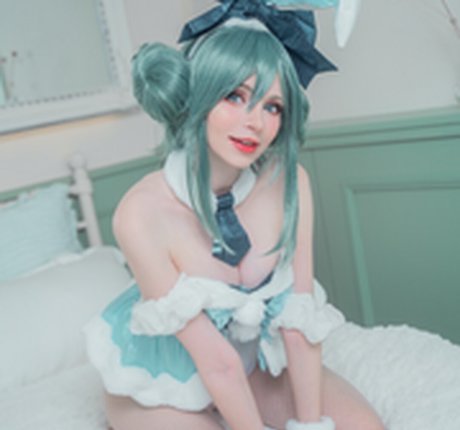 Peachymilky model pretty images