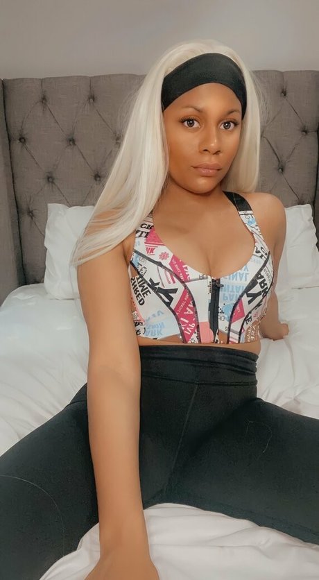 elleseefree pornstar art gallery