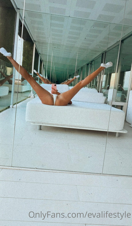 EvaLifeStyle sex model pic