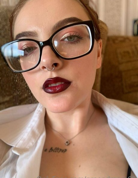 greendream69 naked actress image