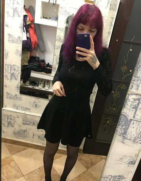 greendream69 naked model gallery