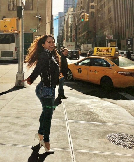 female popular onlyfans beautiful naked galleries