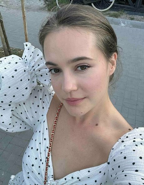 meridianaua naked actress image