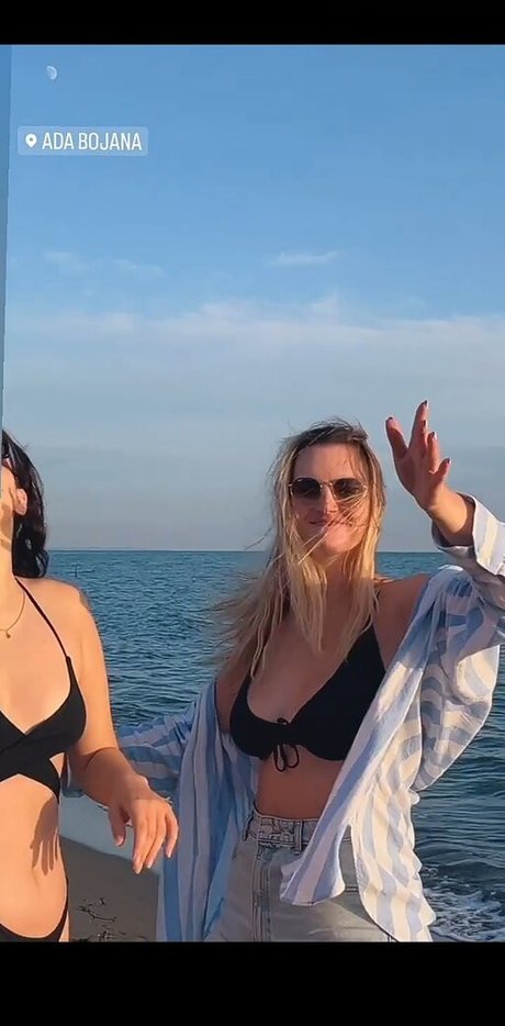 real twin onlyfans hd images