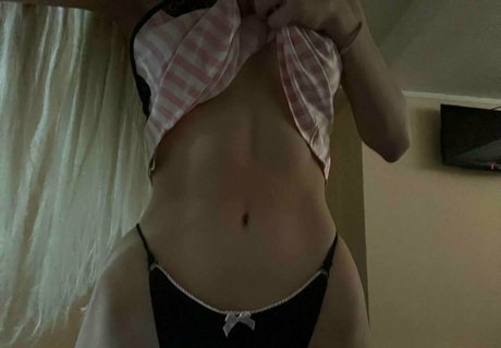 skinny tyan top model pic