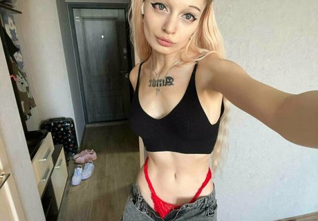 skinny tyan exclusive model images