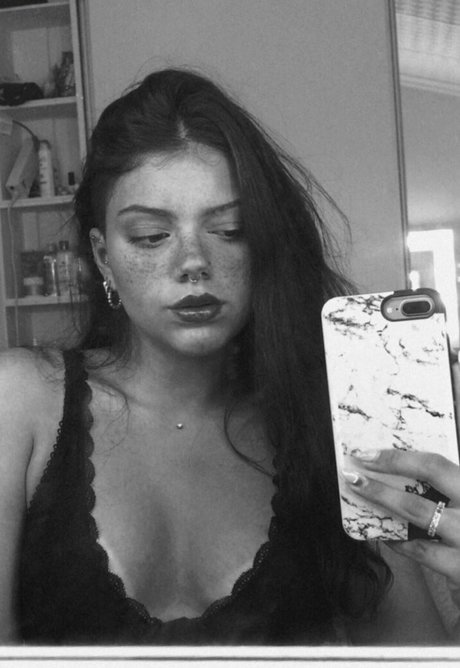 thick latina milf onlyfans exclusive images