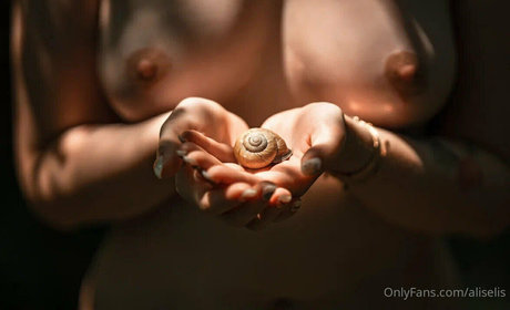 aliselis model hd photo