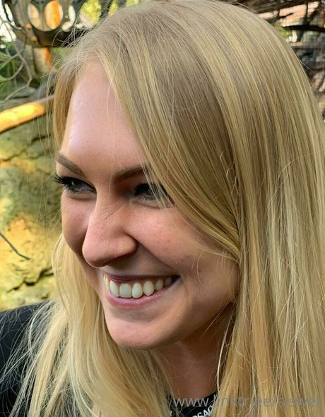 mirror selfie onlyfans hot nude images