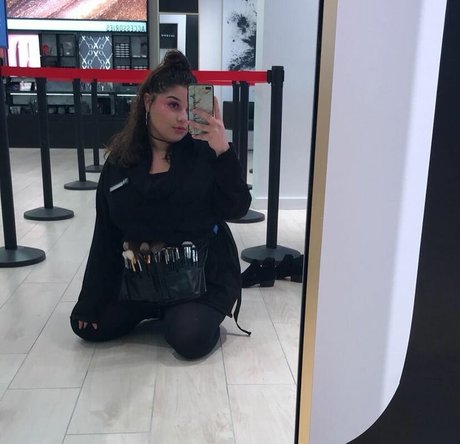 Ilianna star perfect pic