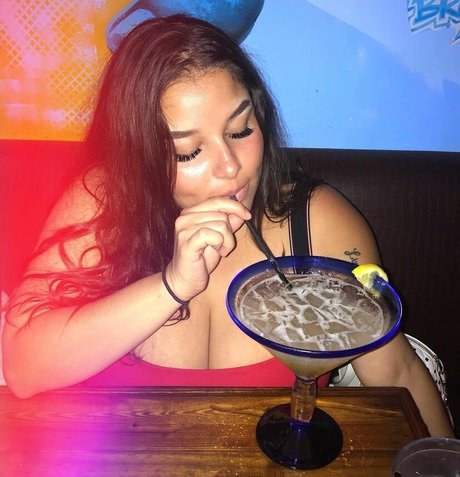 Ilianna star erotic picture