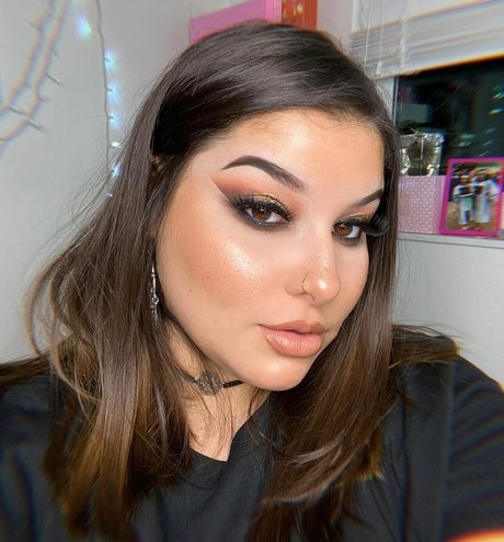 Ilianna free pornstar galleries