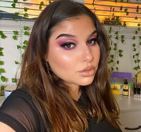 Ilianna model beautiful photos