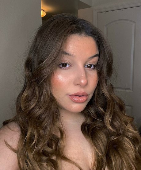 Ilianna xxx model archive