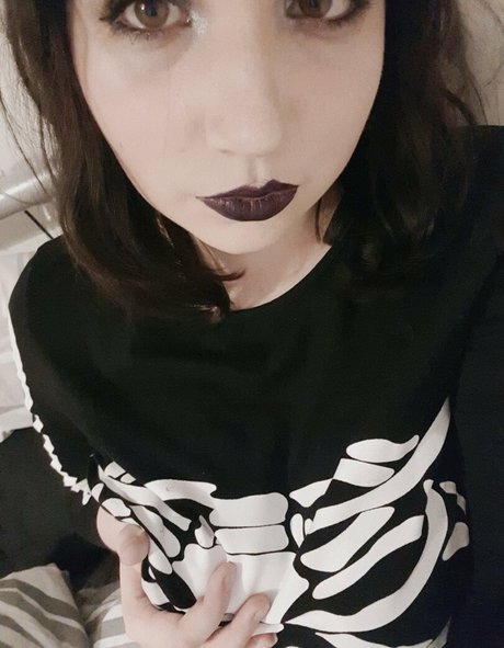 MCSmallyy hot actress pic