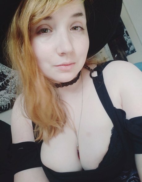 MCSmallyy naked star pictures