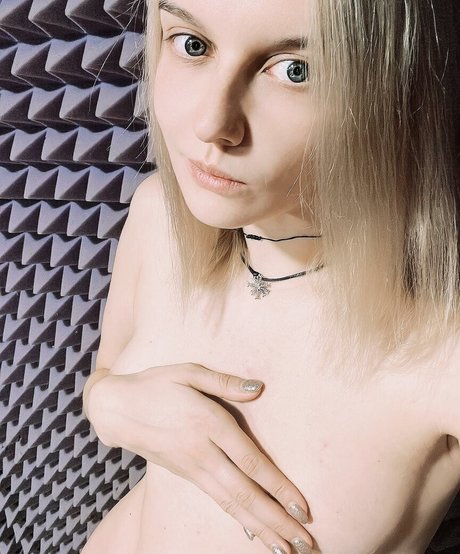 vika kisimiaka star adult pic