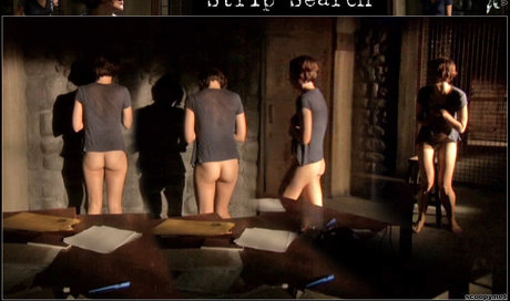 Maggie Gyllenhaal star naked photo