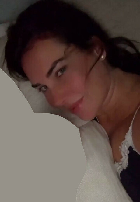 Larissa Erthal model erotic images