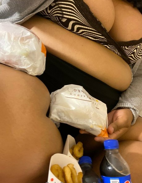 chubby kitty onlyfans naked images