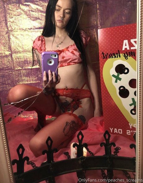 peacheyscreams sex actress image