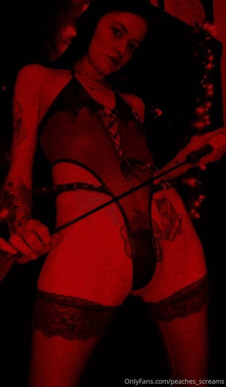 peacheyscreams pretty pornstar photo