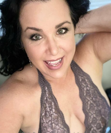 evparrish pornographic model picture