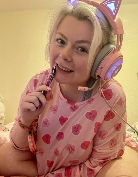 Naughty Danni beautiful pornstar pictures