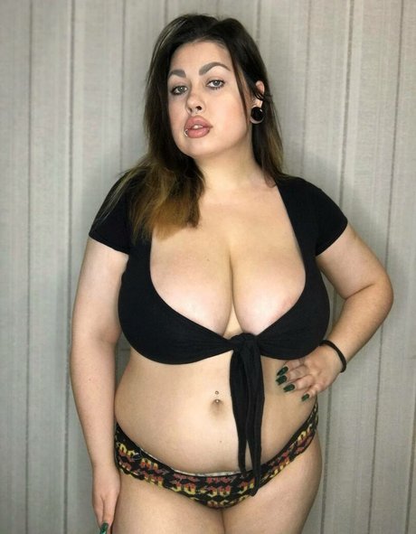 Mona Mia star porn archive