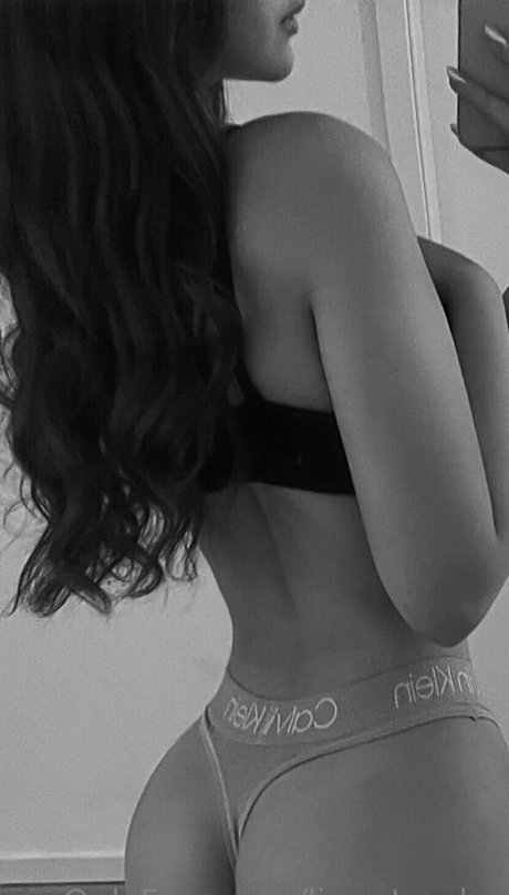 lisa straube sexy actress img