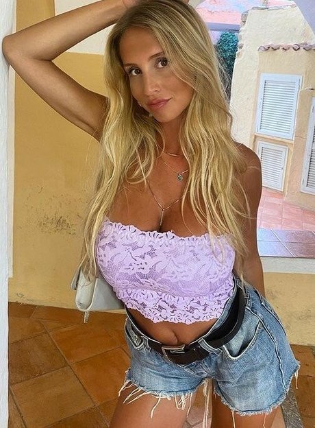 Meria Arreghini erotic pornstar pic