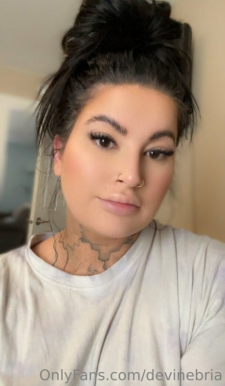 devinebria pornstar naked img