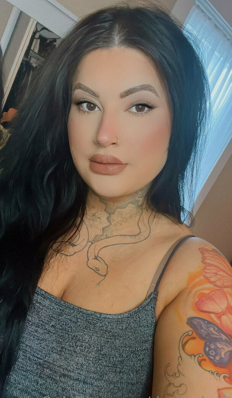 devinebria top model img