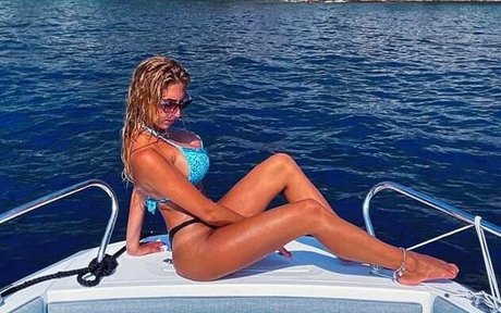 lesbian pussy onlyfans pornos picture