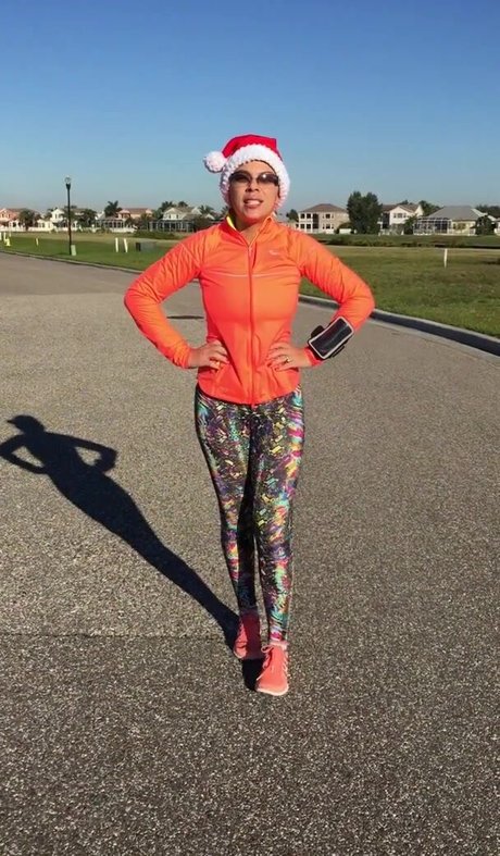 MzSadie model art galleries