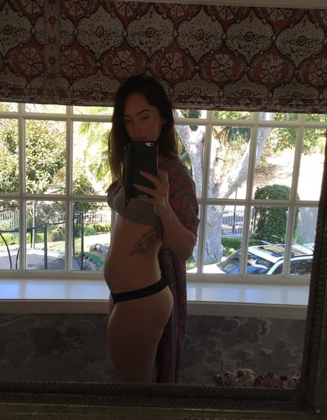 Megan Fox beautiful pornstar img