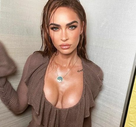 Megan Fox model nude archive