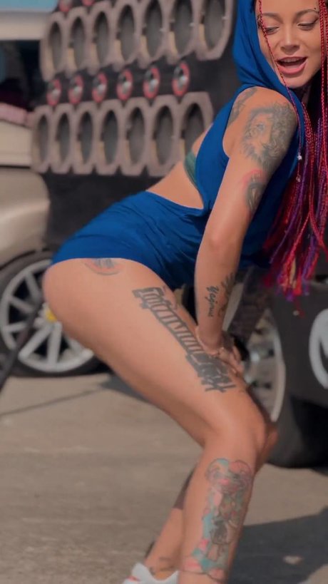 Yagmur Simsek_ top star photo