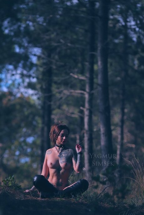 Yagmur Simsek_ adult model images