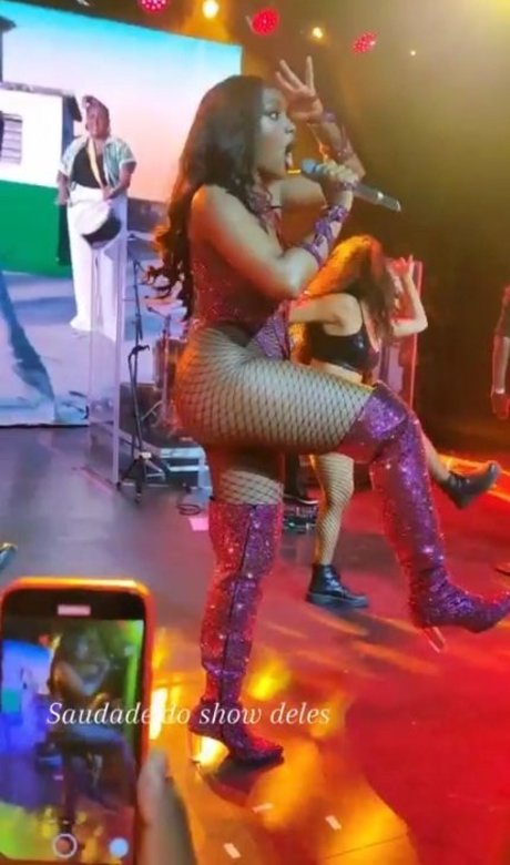 big tits blonde onlyfans art naked gallery