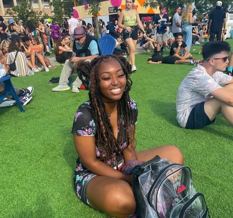 Key Plays nice actress image