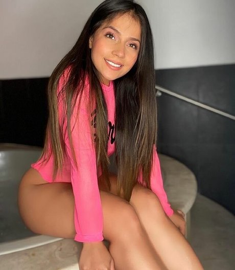 Aida Cortes naked pornstar pics