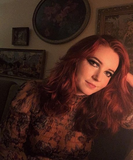 Goodnight Moon art pornstar pictures