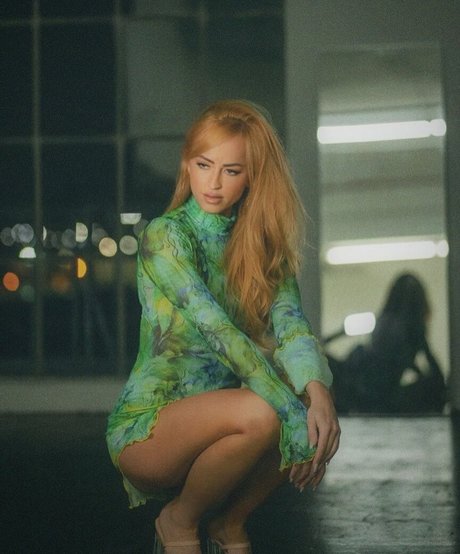 Danielle Moinet star art photo